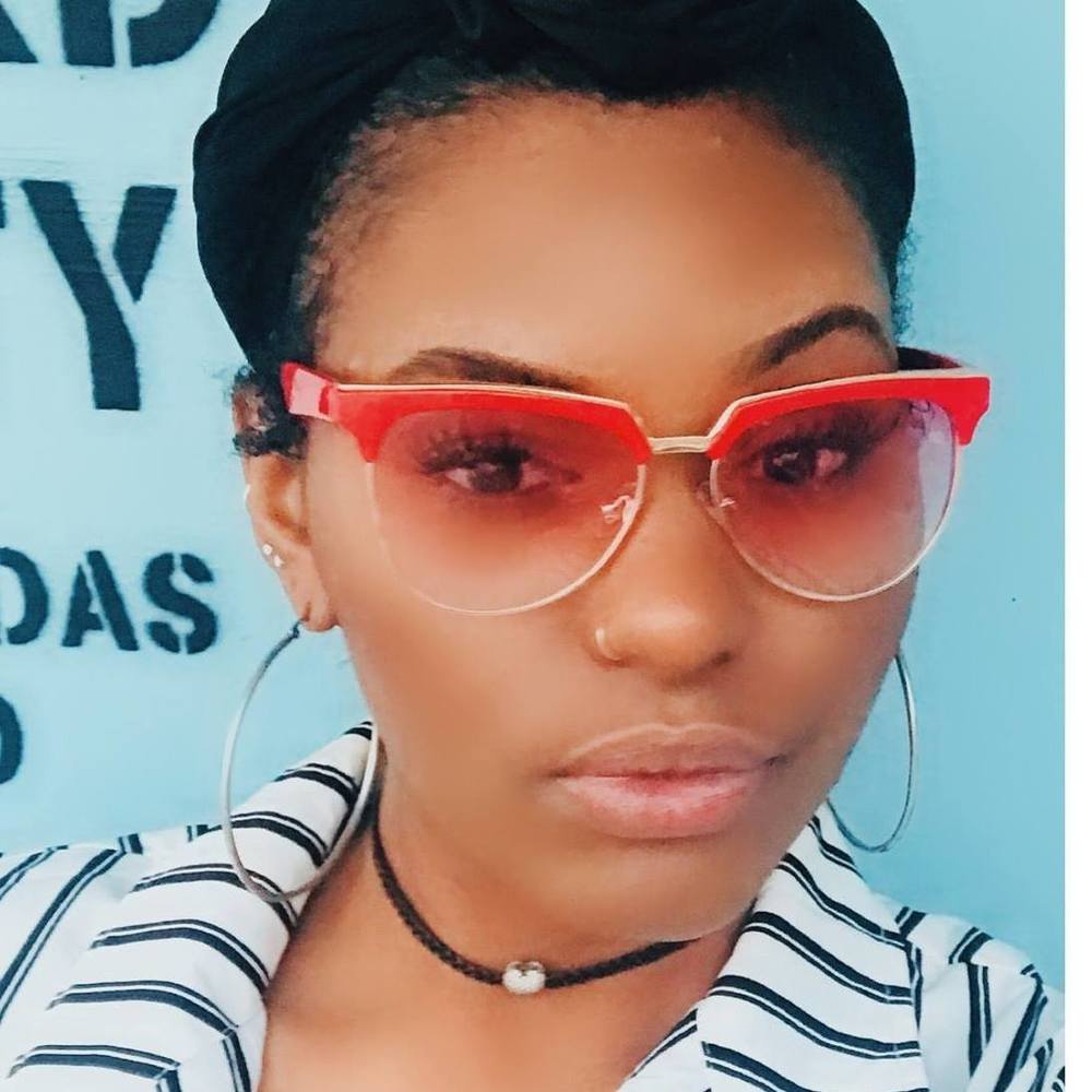 Meet your Posher, Nena